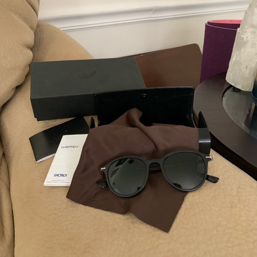 *Price Reduced* Persol Sunnies (read description)